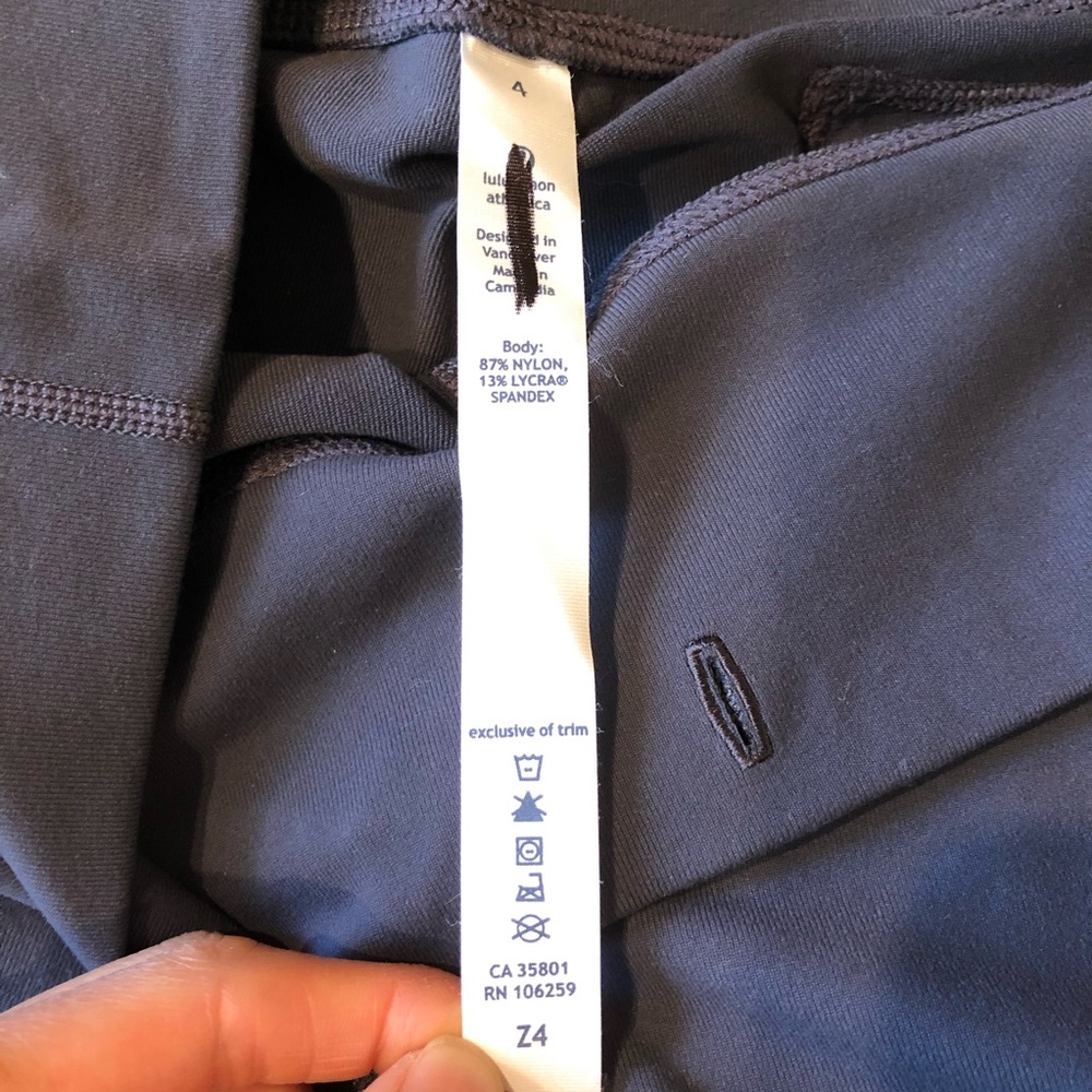 Lululemon Relaxed Fit Crop II Pants Sz 4 - Picture 6 of 6